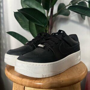 Nike Women's Black and White Trainers Size US 7.5